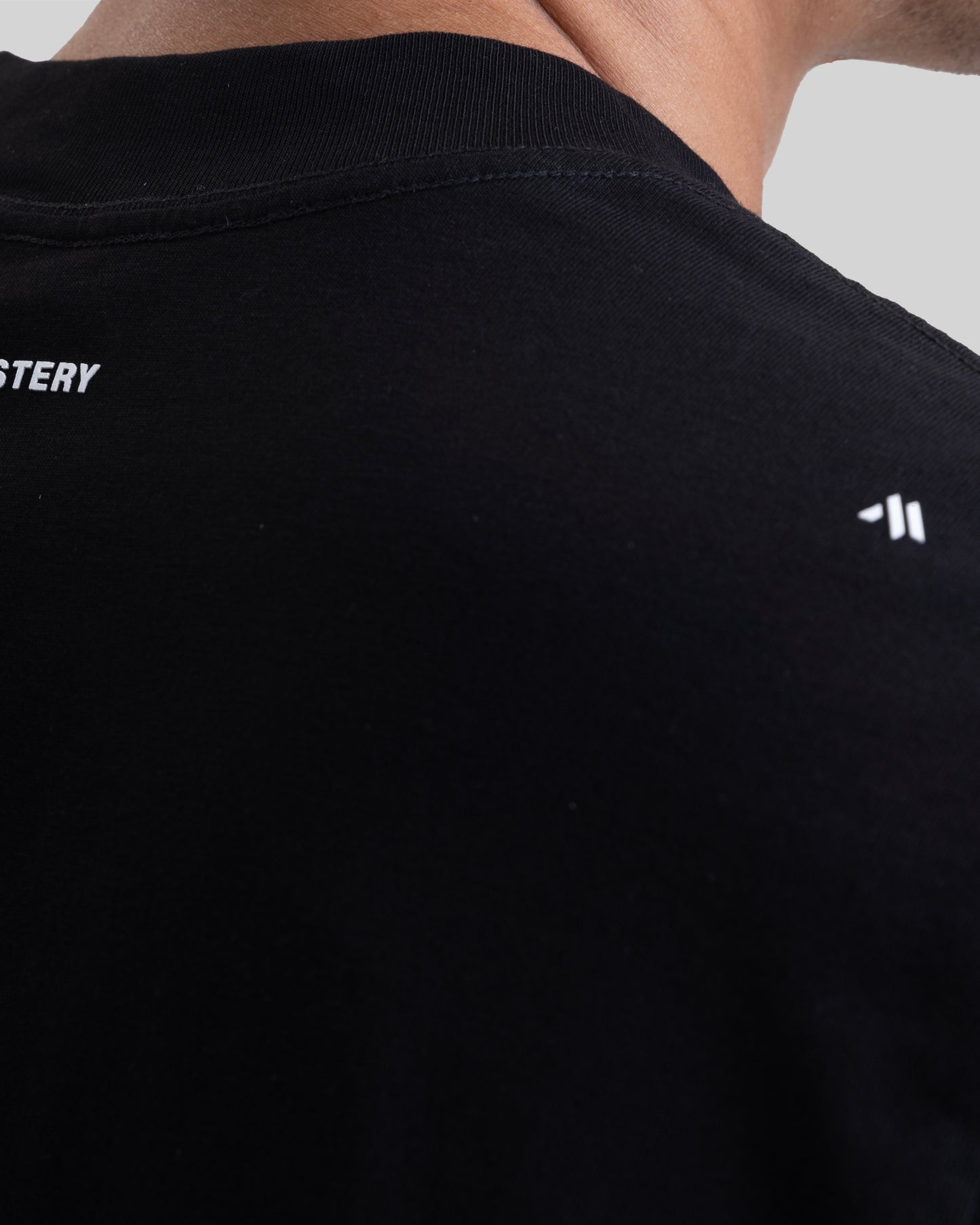 PHIARUS BLACK T-SHIRT