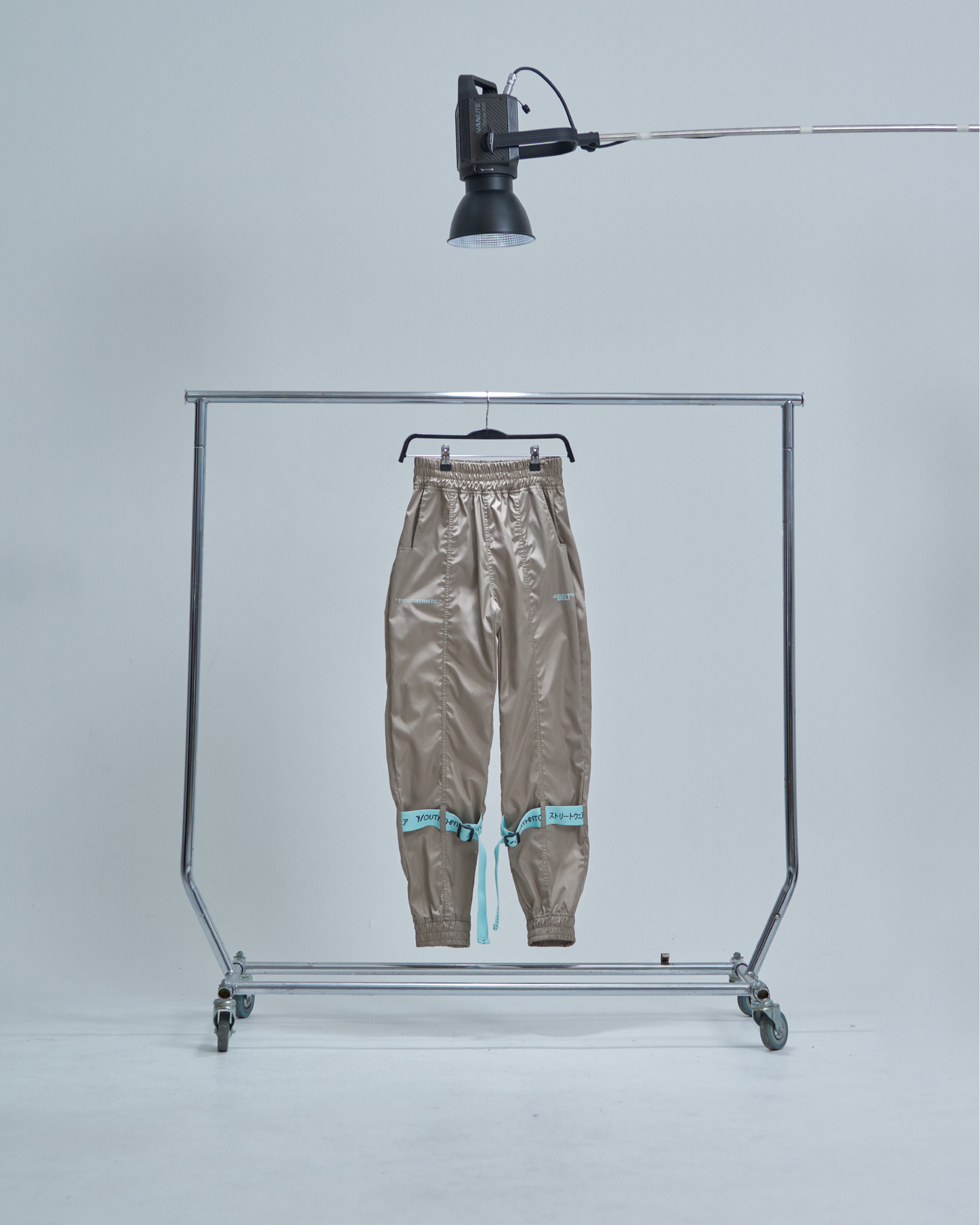 JOGGER HOLD ON