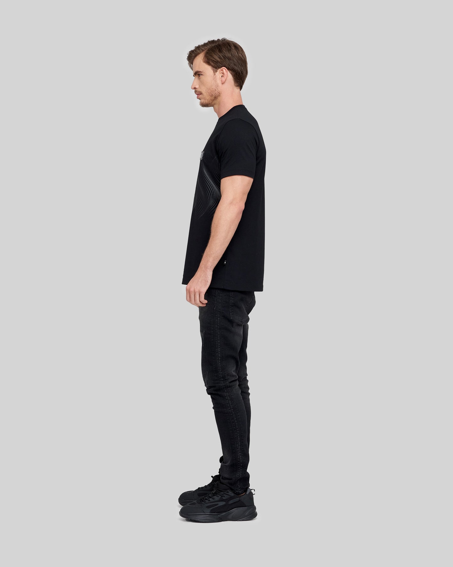 HELUM BLACK T-SHIRT