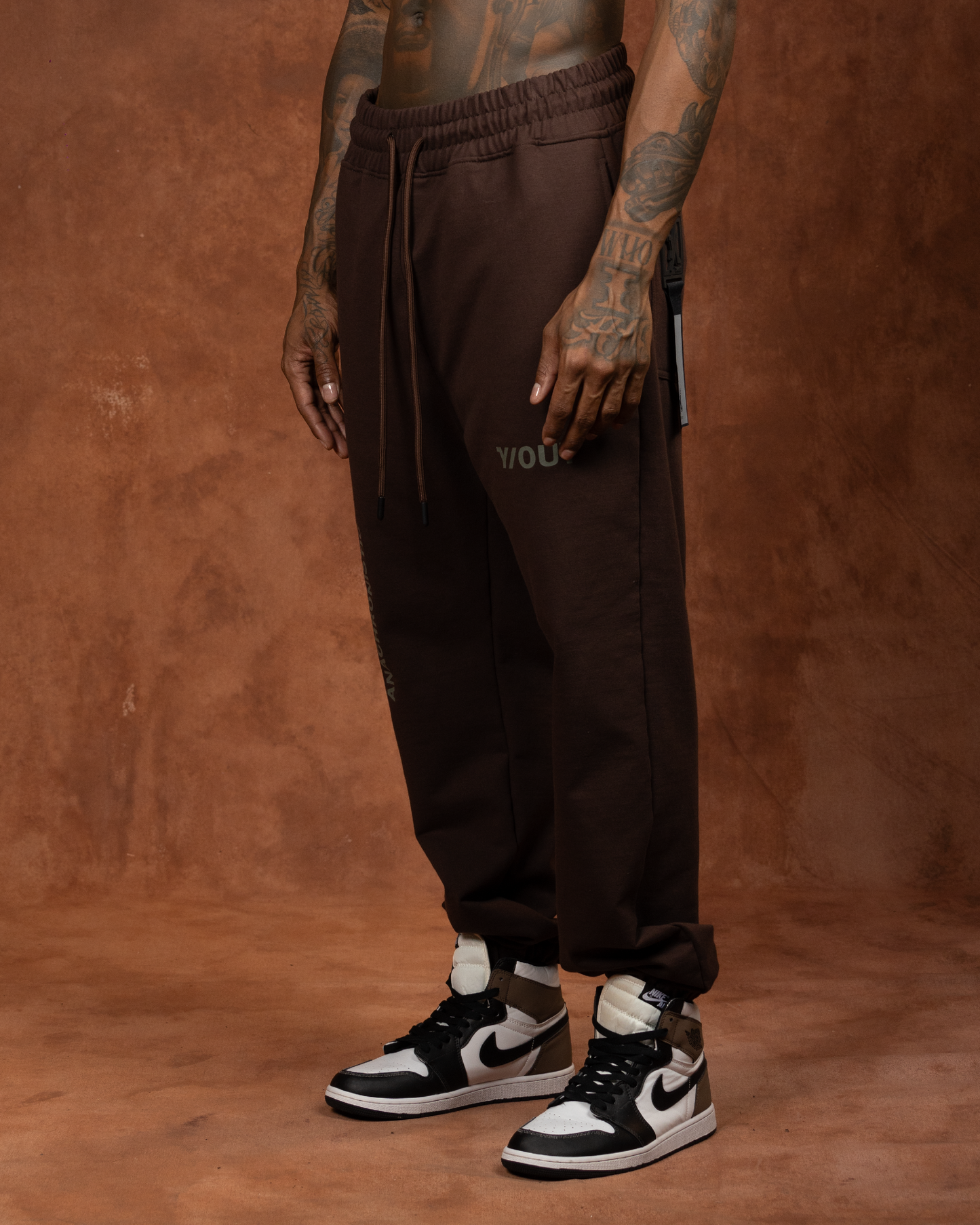 BOUNCING SWEATPANTS