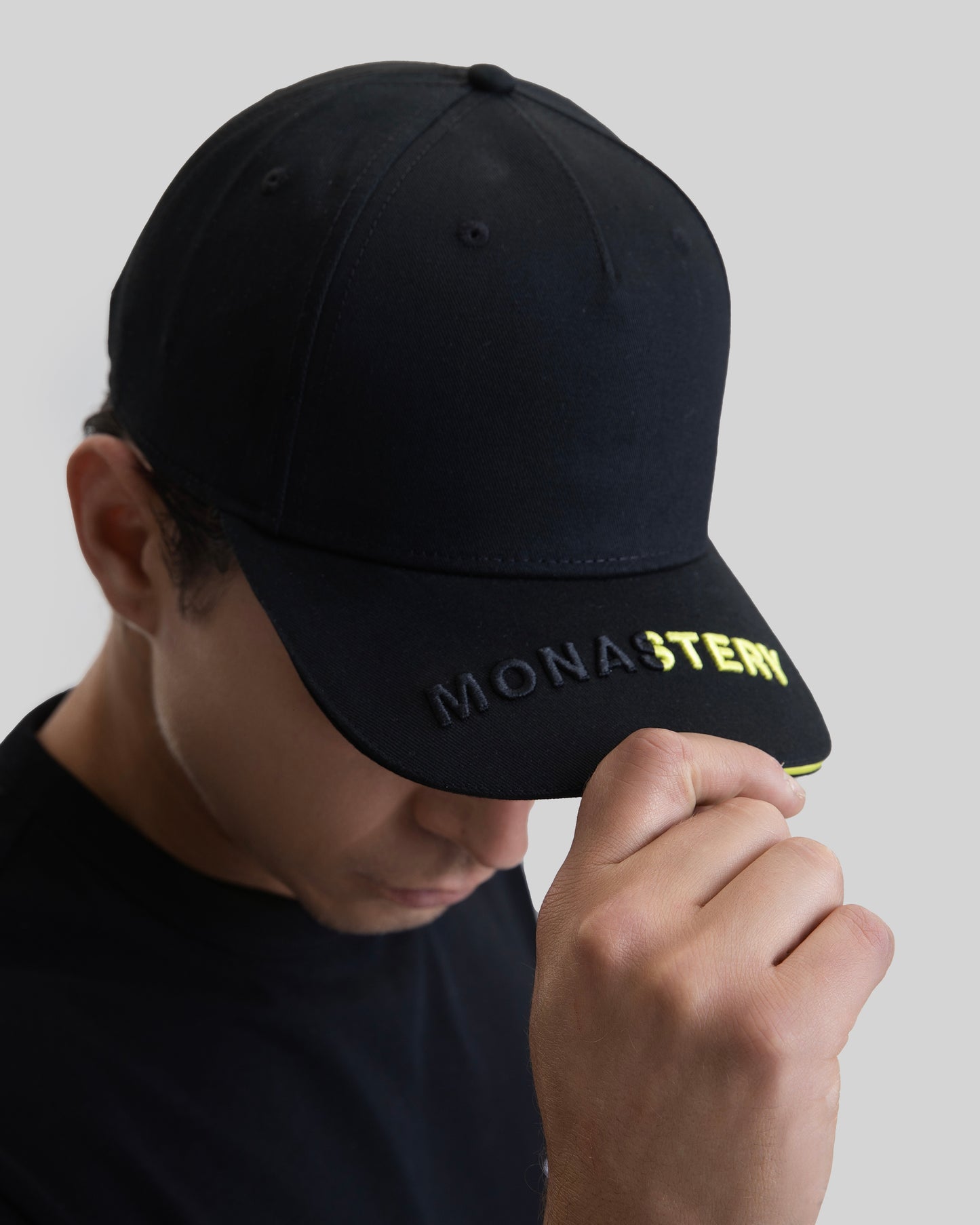 CAP TELLUS BLACK