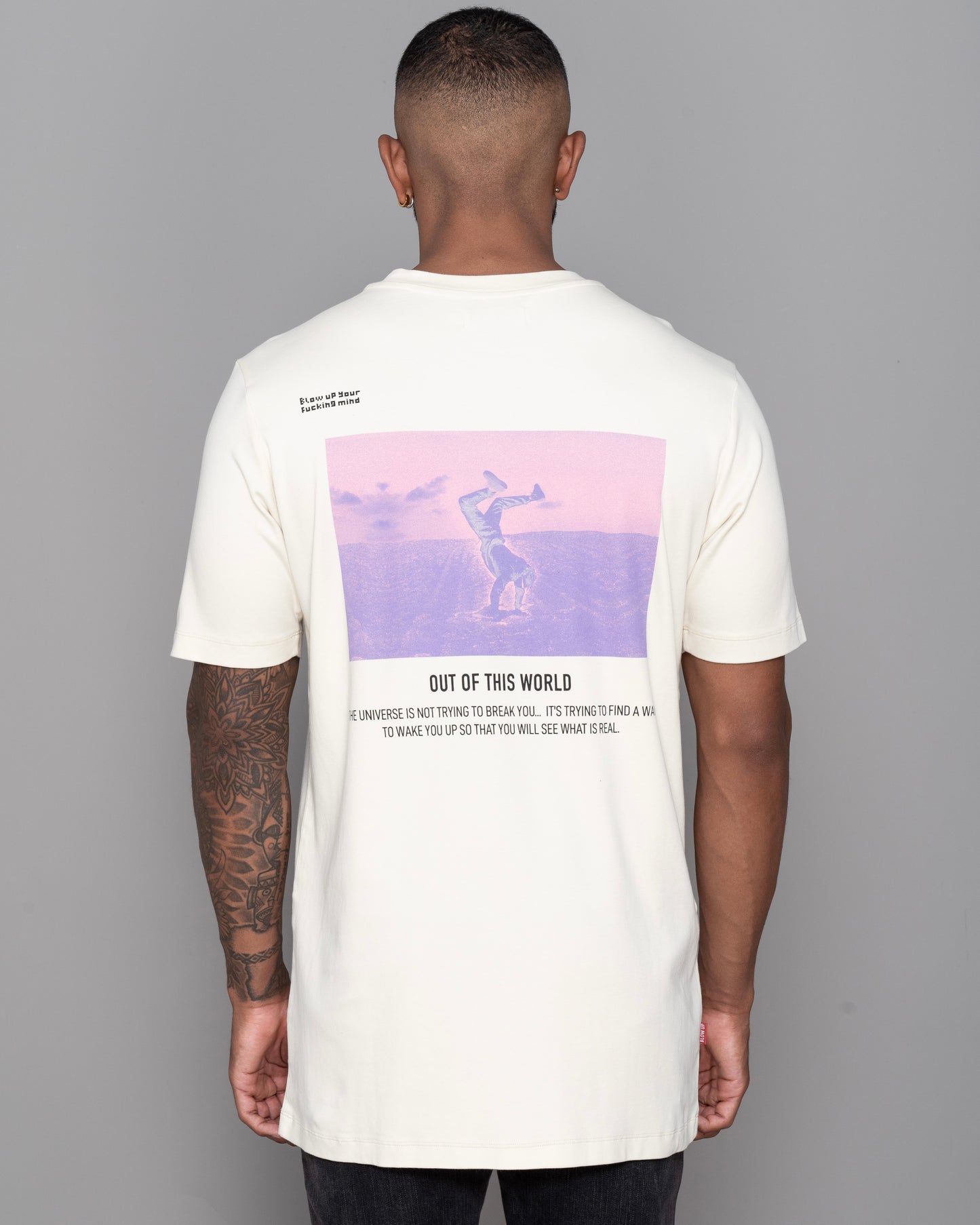 T-SHIRT OUT OF THIS WORLD