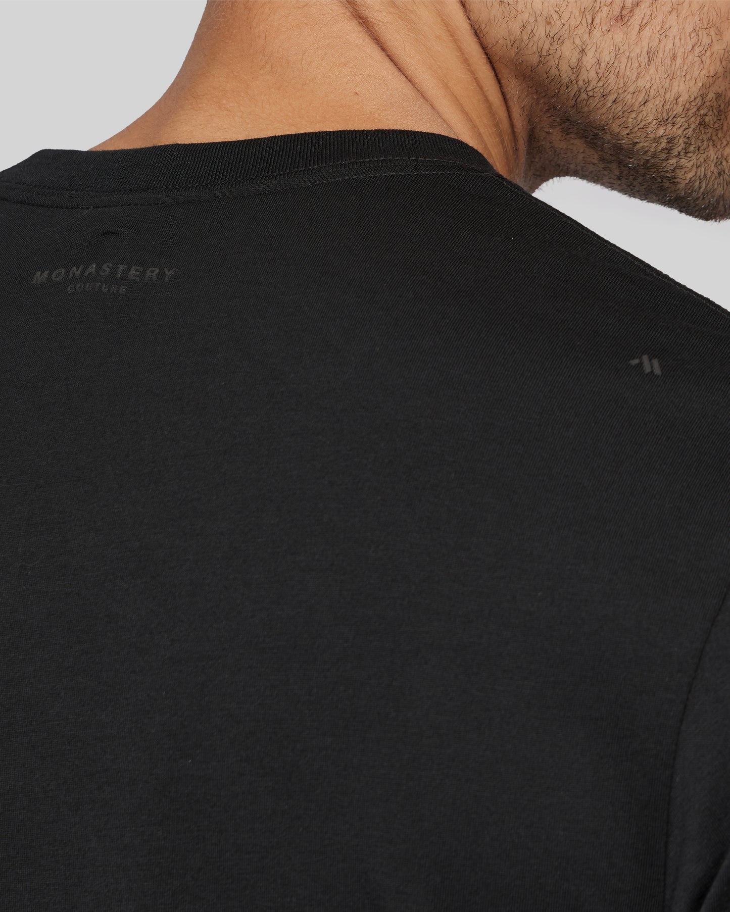 PERSEO BLACK T-SHIRT